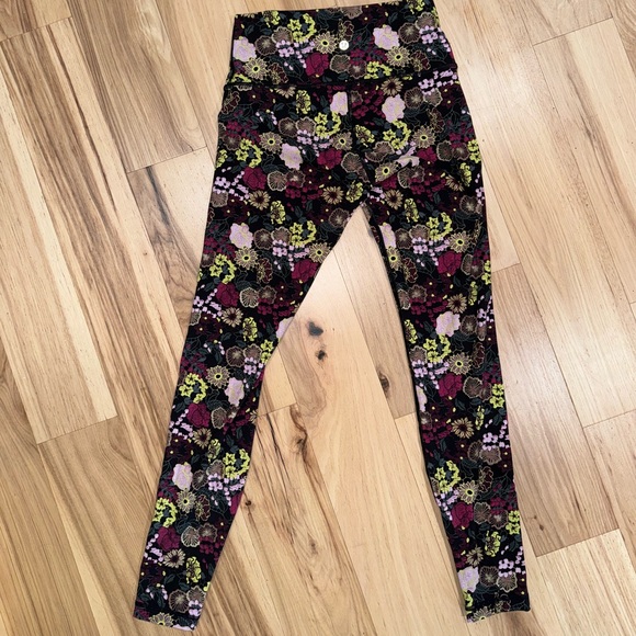 Lululemon leggings - Picture 3 of 4